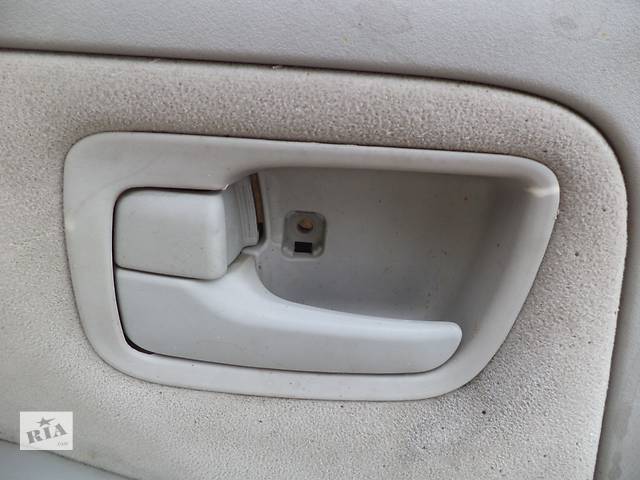 Б/у внутренняя ручка двери, задняя левая 5716A179HA для Mitsubishi Grandis 2007г