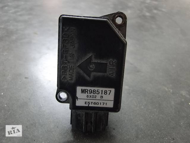 Витратомір/розходомір повітря Mitsubishi Outlander XL 07-14р. 3.0 MR985187