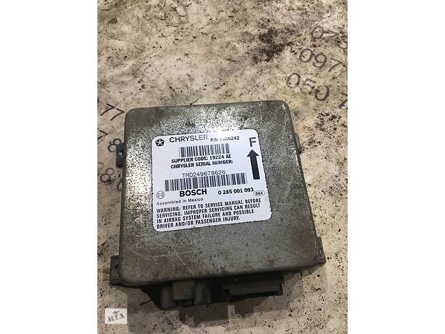 Блок управління AirBag Chrysler Voyager 0285001093