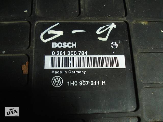 Блок управления двигателем BOSCH 0261200784/1H097311H на Volkswagen Golf 3 1.8I 1993 года. код G9