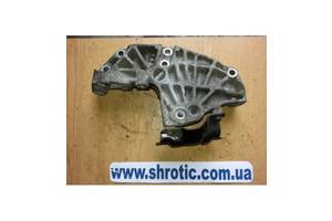 Кронштейн Двигателя Правый 8200399938 Renault 2.0 DCi M9R (Б/У) Opel Vivaro 2010-2014 2,0 dсi euro 5