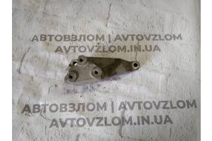 Кронштейн двигуна для Opel Vectra C 13175266