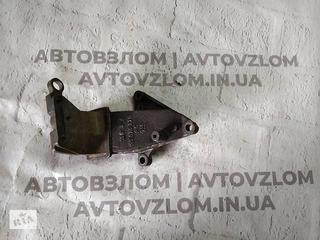 Кронштейн двигуна Opel Astra G 90570378 PC