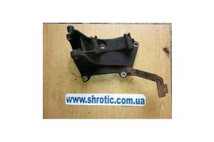 Кронштейн генератора Без кондеционер (Б / У) Nissan Primastar 2001-2006 1,9 dci