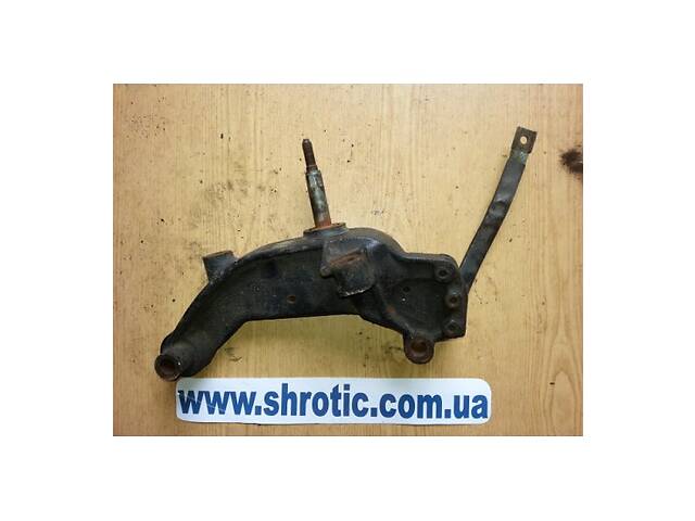 Кронштейн Коробки 8200153751 (Б / У) Renault Trafic 2001-2006 1,9 dci 8200153751