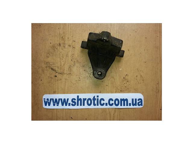 Кронштейн Подушки 8200404276 (Б / У) Renault Trafic 2010-2014 2,0 ​​dсi euro 5