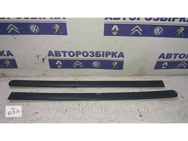 Молдинг Volkswagen Caddy задние 04-09 Фольксваген Кадди Кадди