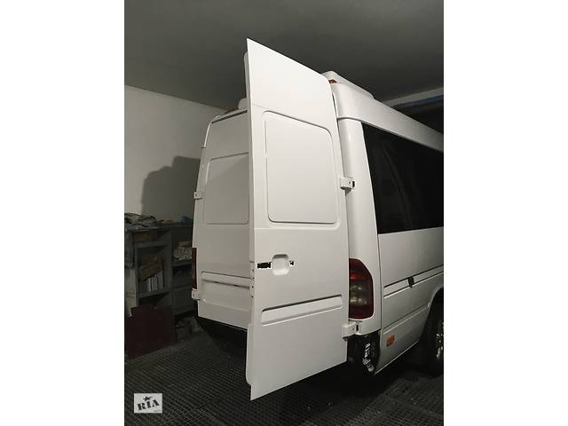 Нові двері задні для Mercedes Sprinter