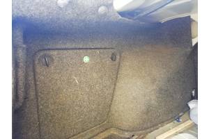 Обшивка багажника накладка задней панели резинка Volkswagen Passat B5
