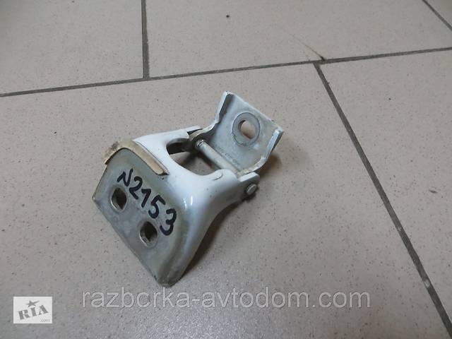 Петля передней правой двери (нижняя) Renault Kangoo (08-13) OE:8200488006