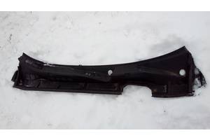 Пластик під лобове скло для Toyota Rav 4 55708-42140, 55708-42150