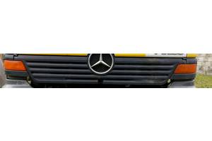 Поворотник с куском решетки поворота для Mercedes Atego