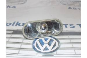Повторитель поворота (поворотник) в крыло VW Volkswagen Transporter t5 Фольксваген Т5 с 2003-