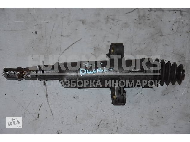 Рабочий цилиндр сцепления Peugeot Boxer 2.3jtd 2002-2006 13315590