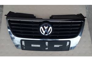 Решітка радіатора для Volkswagen Passat B6 3C0853651