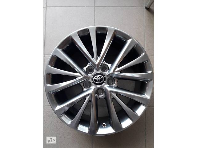 Цена за диск. Новые R17 5x114.3 Оригинальные литые диски TOYOTA Camry, Rav4 фирменные диски. Производство Япония