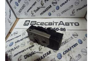 Замок двери лев электр зад 8 пинов сред RENAULT Trafic 8200282323