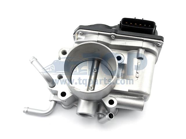 Заслонка дроссельная 22030-28050 на Toyota Avensis 2003-2009