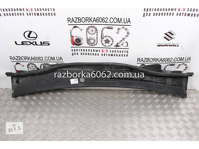 Жабо под лобовое стекло (пластик) USA Toyota Camry 50 2011- 5578106070 (29178)