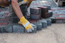 Фото Укладання тротуарної плитки