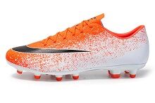 Фото Футбольні бутси