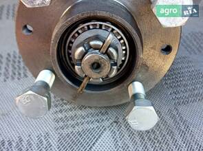 маточина 2101 з болтами