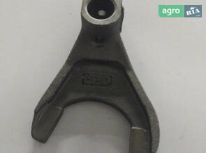 Вилка перемикання передач 1-2 SKZ244-37-125A 240100249900