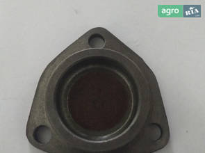 Кришка підшипника роздавальної коробки SK244.42.114 240100136536