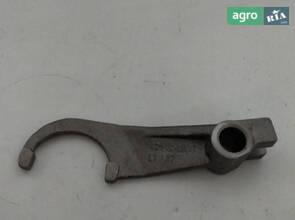 Вилка перемикання передач реверсу SK244.37.127 240100135188