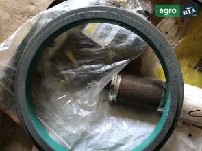 1425868 Сальник вала колінчастого CAT