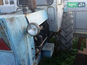  трактор ЮМЗ по запчастинах