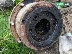 Ступиця бортів Т-150