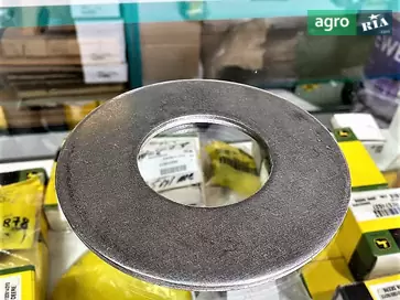 Шайба R93908 для трактора John Deere - фото