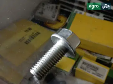 Болт 19M7789 до трактора John Deere - фото