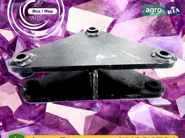 Кронштейн AN204791 до оприскувача John Deere - фото