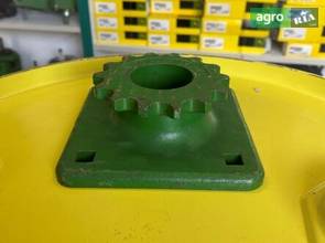 Звездочка H147702 для комбайна John Deere