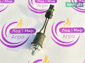 Датчик тиску масла AH172066 до комбайна John Deere