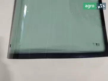 Бічне скло LG1504-45B-8038 до трактора YTO - фото