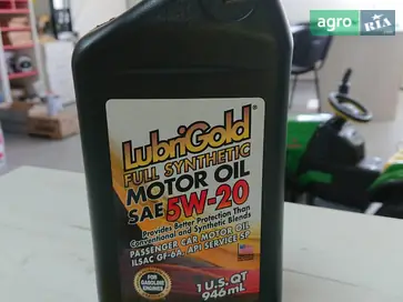 Моторна олива - фото