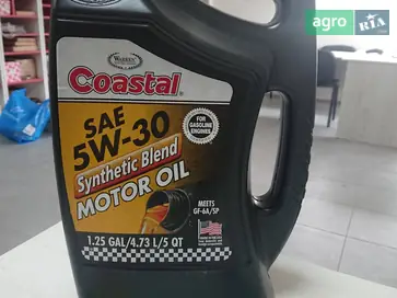 Моторна олива - фото