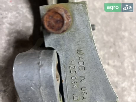 Опора H228921, H231064 до John Deere - фото