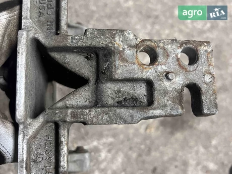 Опора H239153 до John Deere - фото