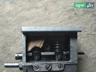Паливний насос до трактора Zetor 25 - фото