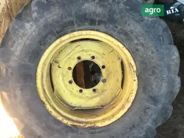 Колесо до комбайна John Deere - фото