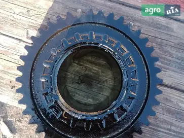 Шестерня до трактора ЮМЗ 6 - фото