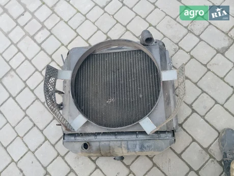 Радиатор охлаждения двигателя - фото