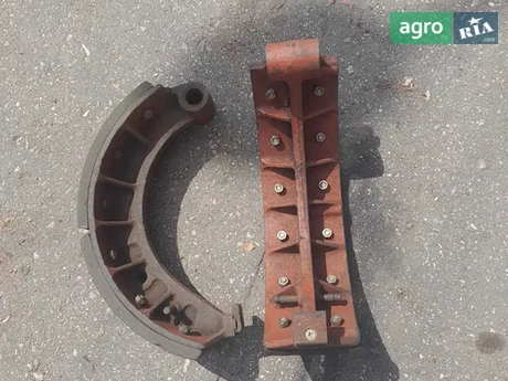 Гальмівна колодка 700.23.00.079-1 до трактора Кіровець К 701 - фото