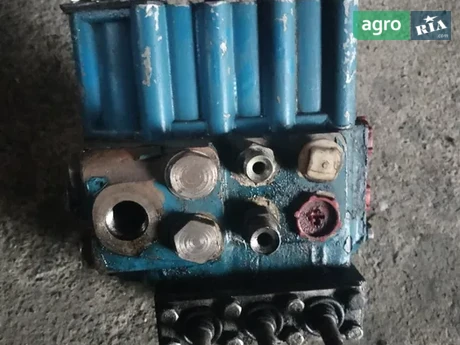 Гідравлічний розподільник до трактора - фото