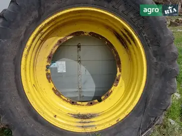 Колесо до трактора John Deere - фото