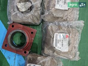 MZ1317006 Корпус підшипника Massey Ferguson